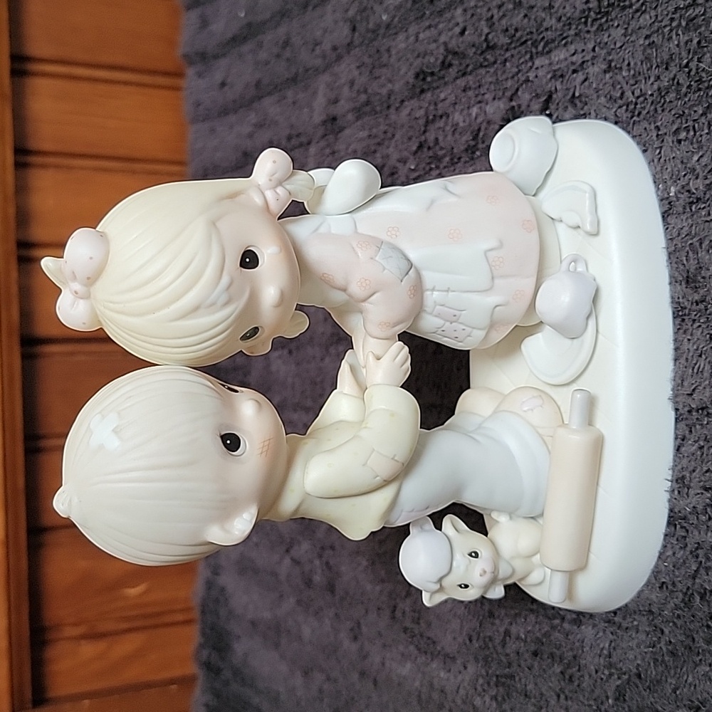 1982 Jonathan & David Forgiving is Forgetting Figurine